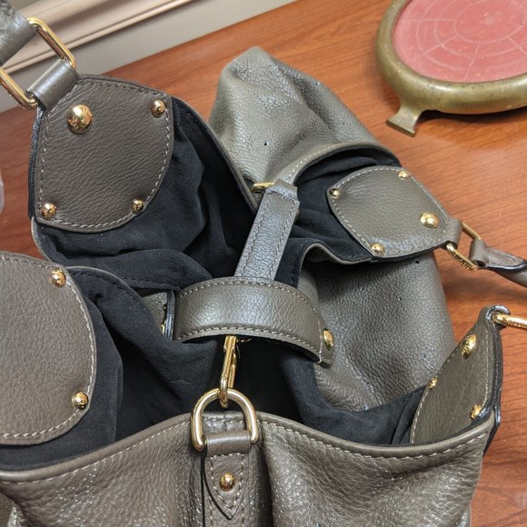 Auth Louis Vuitton taupe Mahina Leather - Picture 10 of 12